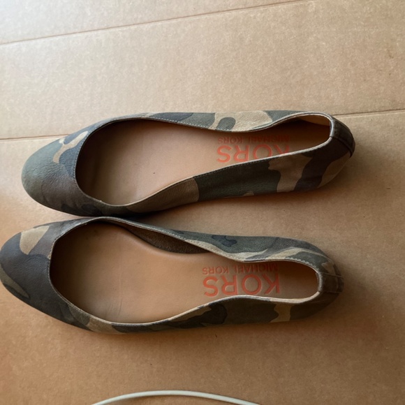 Shoes - Picture 2 of 2